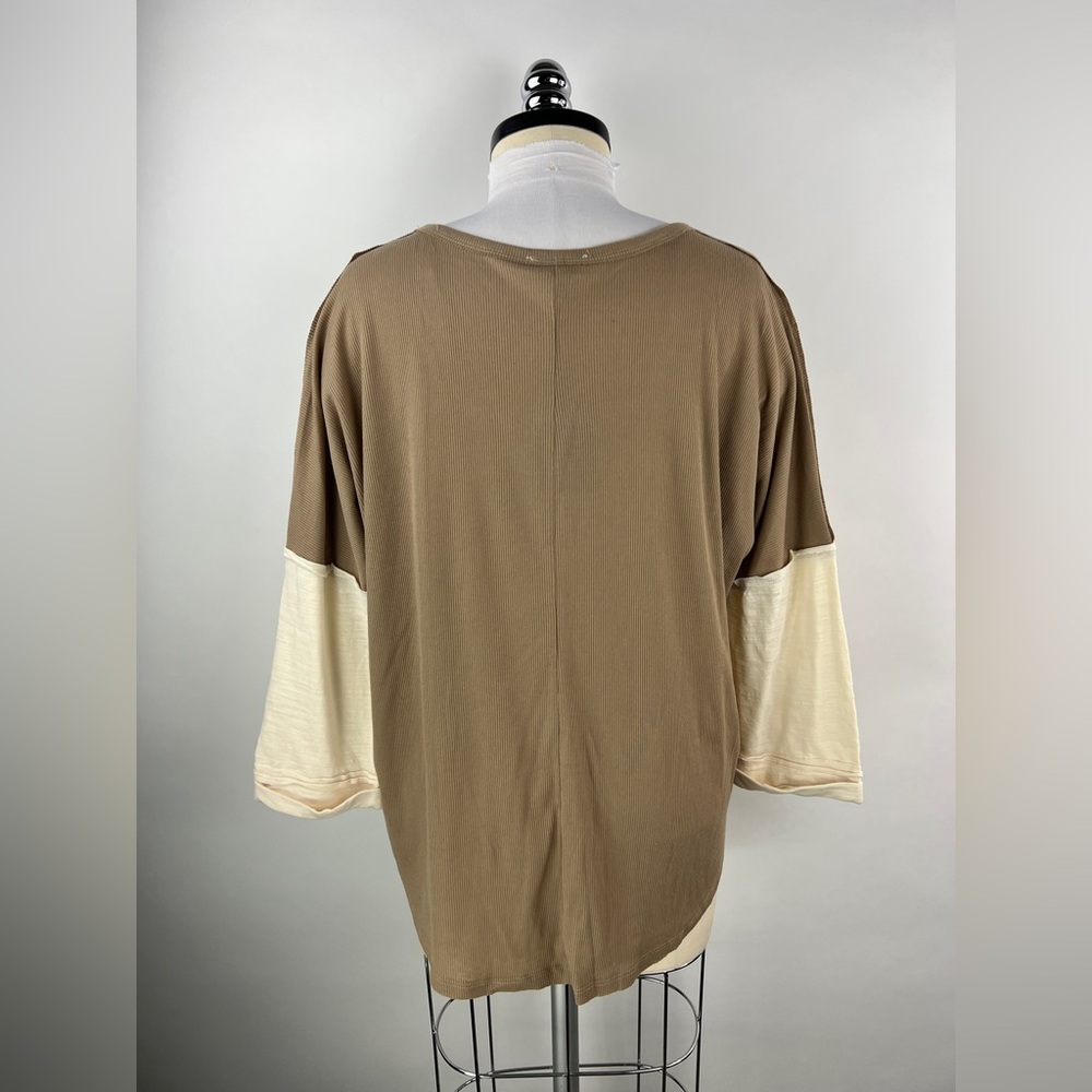 💚 3107. Flowy Ribbed Top - Picture 3 of 7